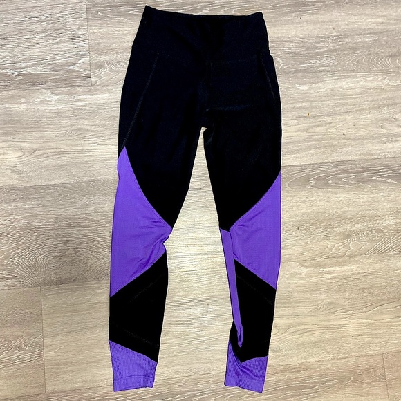 โ ๏ธ๐ฅโผ๏ธ๐
๐๐๐ ๐๐๐-๐๐โผ๏ธ๐ฅโ ๏ธ BALLY || Black + Purple Leggings | Size Small - Picture 1 of 11
